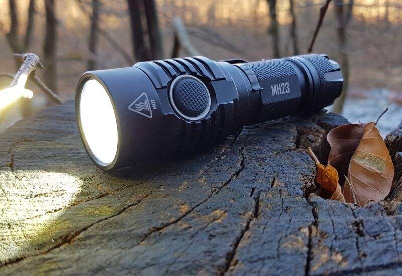 Nitecore MH23: компактный EDC-фонарь со световым потоком до 1800 люмен и встроенной зарядкой